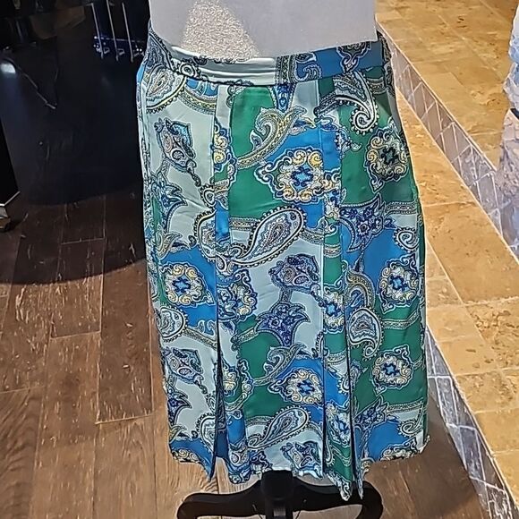 Liz Claiborne silk box pleat paisley skirt size 4 petite - Picture 3 of 10